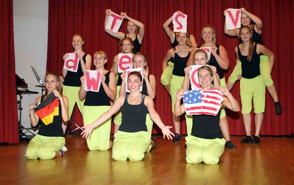 Transatlantischen Schautanz präsentierten die Tänzerinnen der Wetzlarer Karnevalsgesellschaft